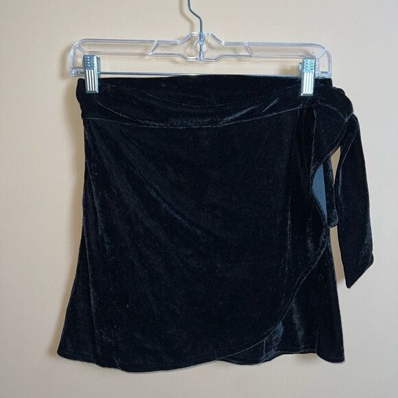 Y2K American Eagle Studio Black Velvet Made in Italy Mini Wrap Skirt Size Small - Picture 2 of 5